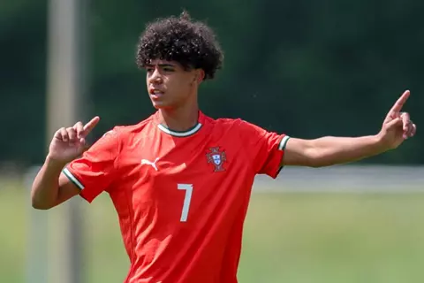 نجل كريستيانو ينضم لمنتخب البرتغال تحت 16 عامًا للمرة الأولى